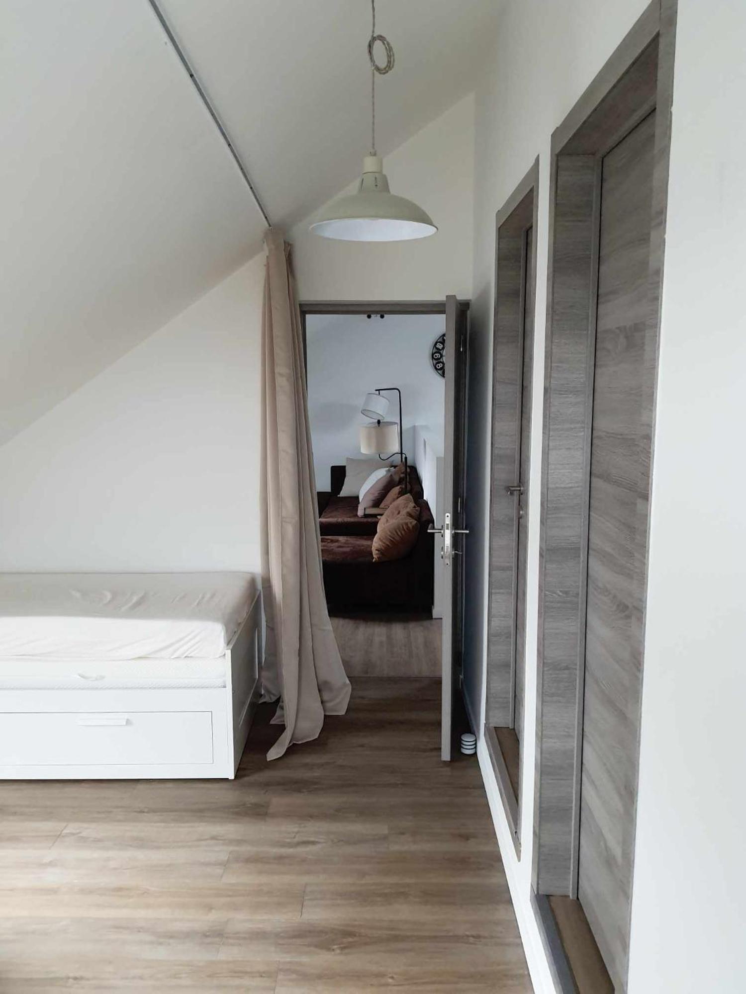 Gite Rural 3 Epis "Aux Pieds Des Ar'Den" - Chambre 1 Isolee Et Chambre 2 Dans Hall De Nuit - 34 Rue Du Chateau A 5564 Wanlin - 4 Adultes Et 2 Enfants ウイエ エクステリア 写真