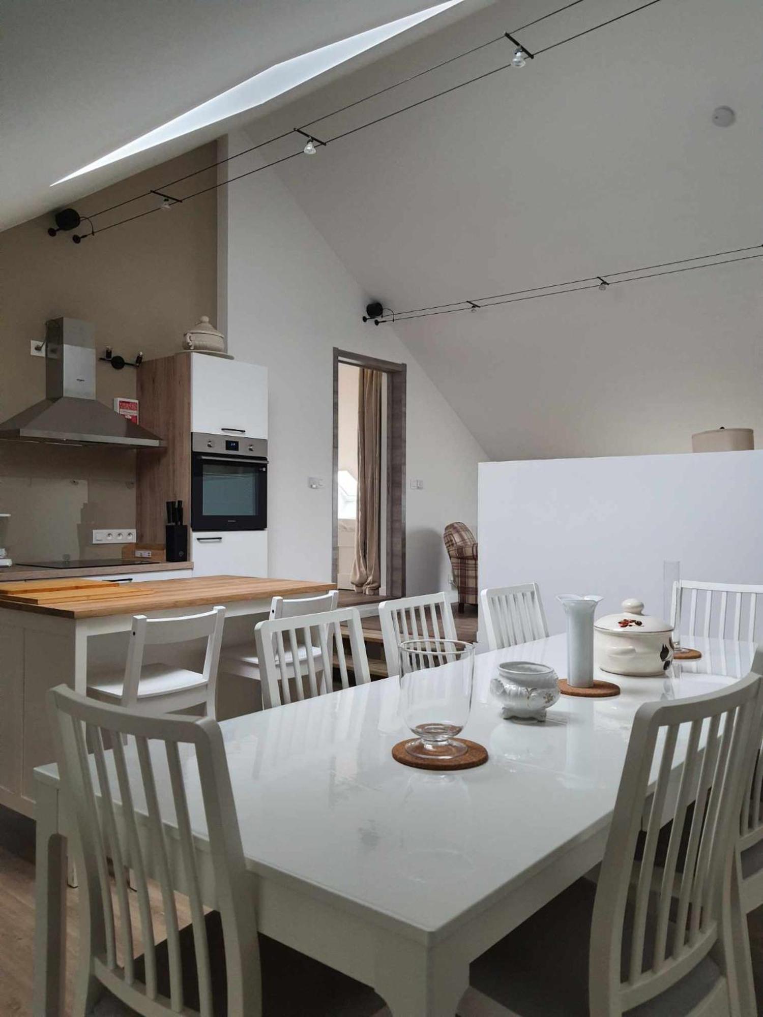Gite Rural 3 Epis "Aux Pieds Des Ar'Den" - Chambre 1 Isolee Et Chambre 2 Dans Hall De Nuit - 34 Rue Du Chateau A 5564 Wanlin - 4 Adultes Et 2 Enfants ウイエ エクステリア 写真